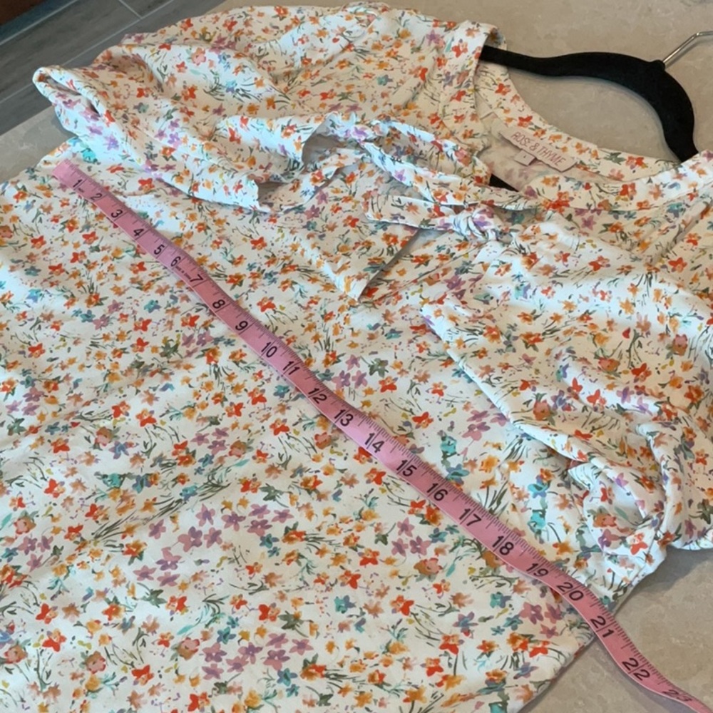 Rose & Thyme Floral Top - Picture 10 of 12